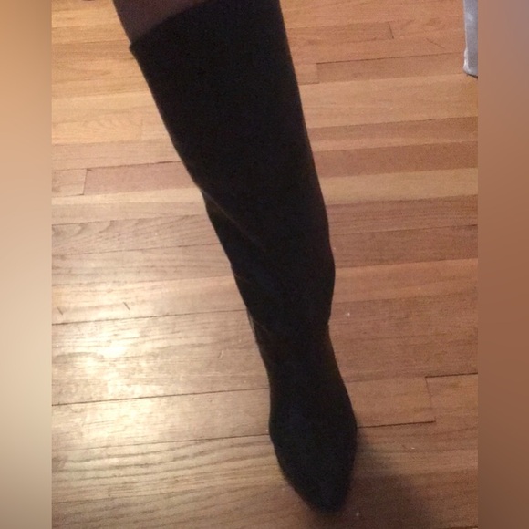 Italian Leather Boots - Black - 2.75” Heel - Top can be Cuffed or Not - Size 7 - Picture 2 of 7